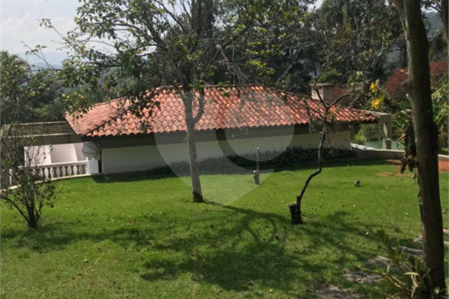 Casa à venda com 6 quartos, sendo 5 suítes, em Roseira, Mairiporã, SP
