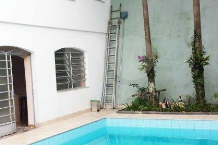 Sobrado à venda com 3 quartos, sendo 2 suítes, em Jardim Marajoara, São Paulo, SP