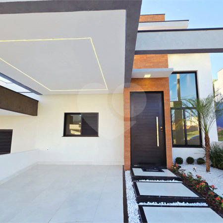 Casa à venda com 3 quartos, sendo 1 suíte, no condomínio Horto Florestal Villagio, Sorocaba - SP
