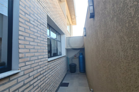 Casa à venda com 3 suítes em Vila Nastri, Itapetininga, SP