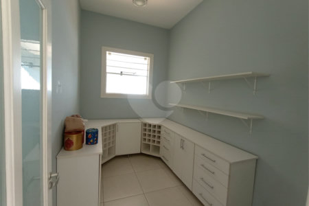 Casa à venda com 3 suítes em Vila Nastri, Itapetininga, SP