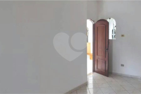 Sobrado à venda com 3 quartos, sendo 1 suíte,  em Santa Teresinha, São Paulo, SP