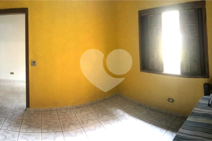 Casa à venda com 3 quartos, sendo 1 suíte, no condomínio Iara Branca, Mairiporã - SP