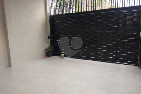 Casa à venda com 3 quartos, sendo 1 suíte,  no condomínio Casa de Rua, São Paulo - SP