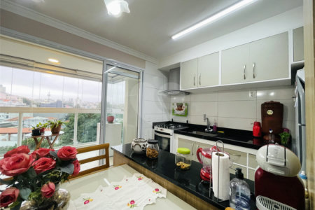 Apartamento à venda com 2 suítes em Vila Scarpelli, Santo André, SP