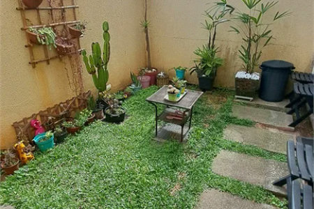 Casa à venda com 3 quartos, sendo 1 suíte, no condomínio Moradas do Horto, São Paulo - SP