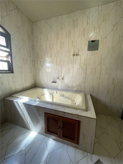 Casa Térrea à venda com 5 quartos, sendo 2 suítes, em Campo Grande, Rio de Janeiro, RJ