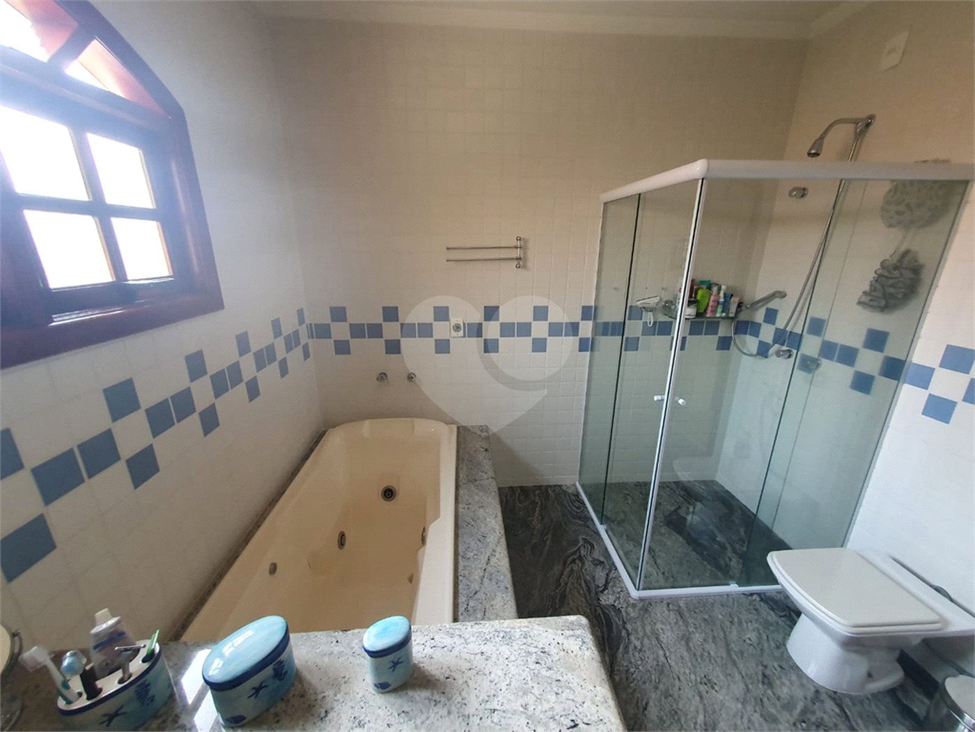 Casa à venda com 4 quartos, sendo 1 suíte, no condomínio Parque São Gabriel, Itatiba - SP