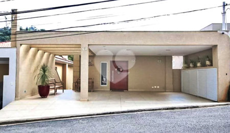 Casa à venda com 4 quartos, sendo 3 suítes, no condomínio Itatinga 1, São Paulo - SP