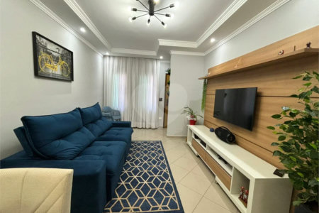 Casa à venda com 3 quartos, sendo 1 suíte, no condomínio Mira Estrela, São Paulo - SP