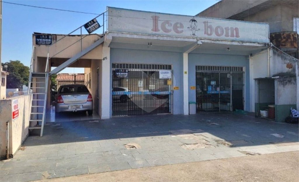 Casa e Salão Comercial a venda em Louveira - SP