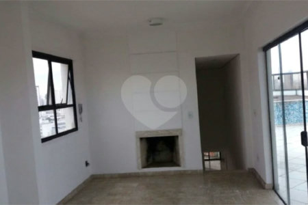 Cobertura duplex à venda na Mooca de 277m² com 3 dormitórios, 1 suíte e 3 vagas.