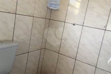 Casa à venda com 3 quartos, sendo 1 suíte,  no Centro, Salto, SP
