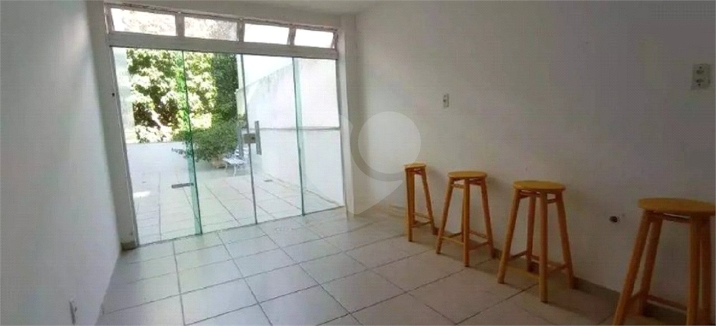 Cobertura à venda com 4 quartos, sendo 2 suítes,  em Algodoal, Cabo Frio, RJ
