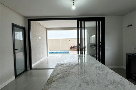 Casa à venda com 3 suítes no condomínio Belvedere I, Votorantim - SP