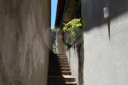 Sobrado à venda com 3 quartos, sendo 1 suíte,  em Parque Maria Domitila, São Paulo, SP