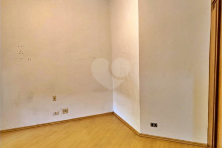 Apartamento à venda com 4 quartos, sendo 2 suítes,  em Indianópolis, São Paulo, SP