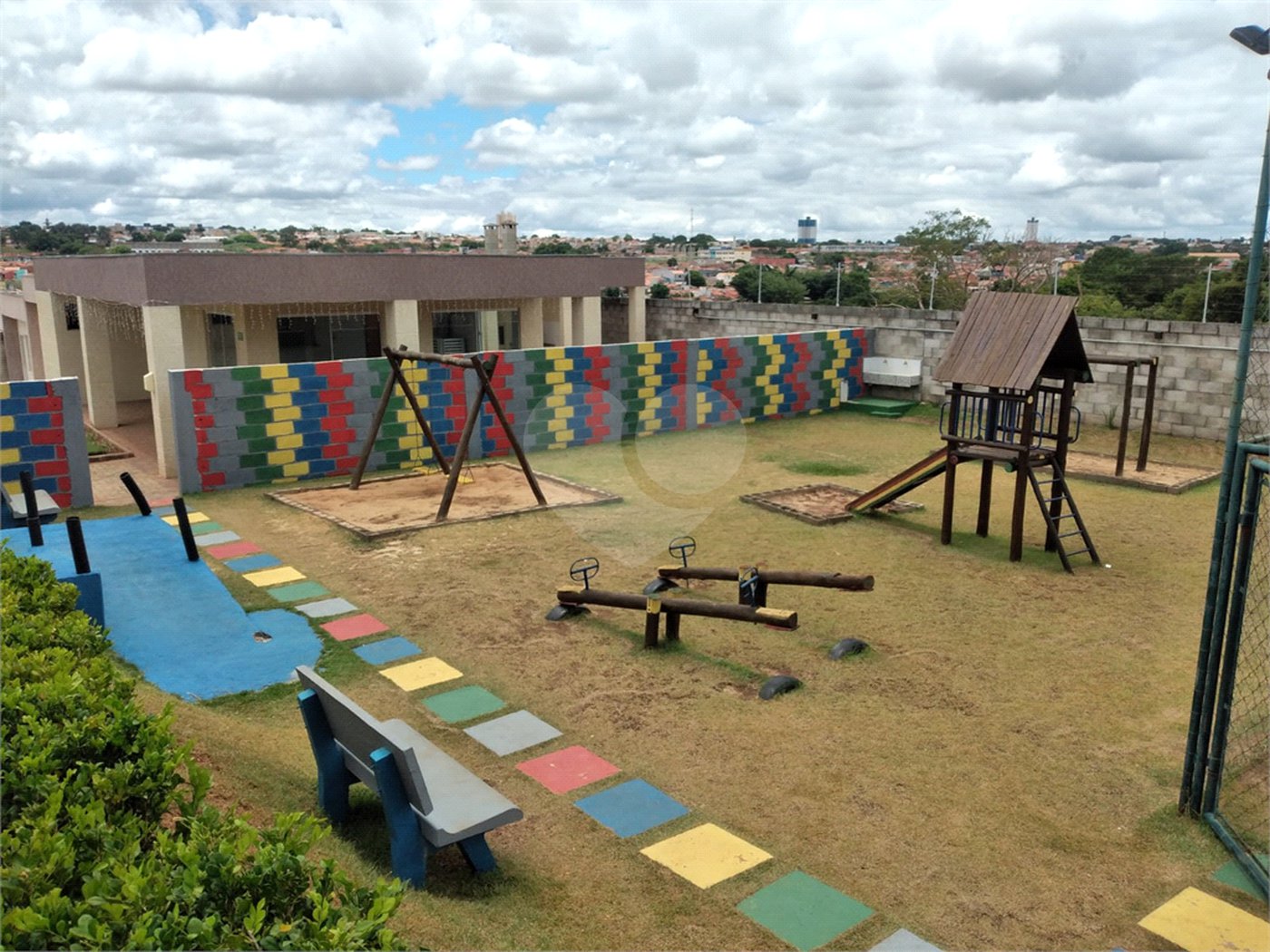 Casa à venda com 2 quartos no condomínio Novo Horizonte, Itapetininga - SP