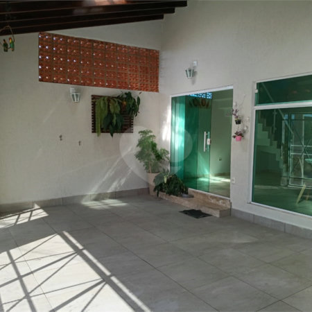 Casa à venda com 4 quartos, sendo 2 suítes,  em Vila Rei, Mogi das Cruzes, SP