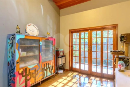 Casa à venda com 4 quartos, sendo 2 suítes,  em Granja Viana, Cotia, SP