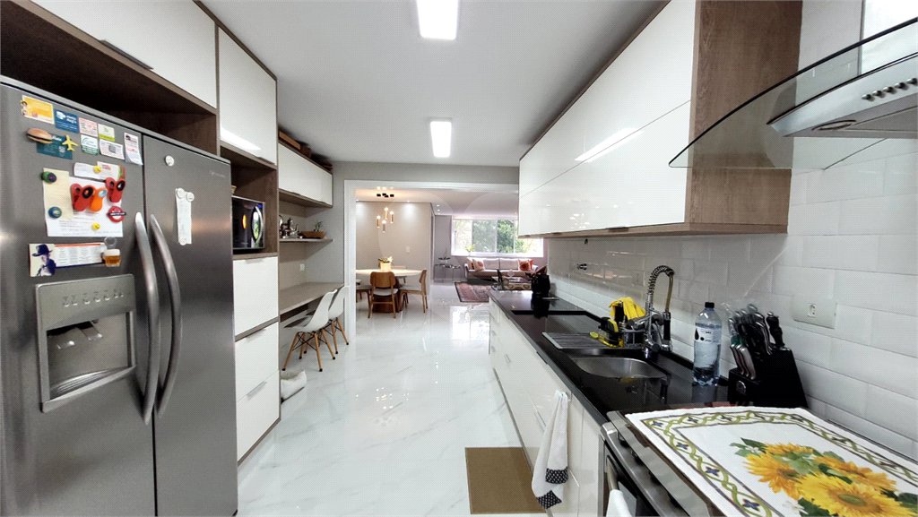 Apartamento à venda com 3 quartos, sendo 1 suíte, em Alto da Boa Vista, São Paulo, SP