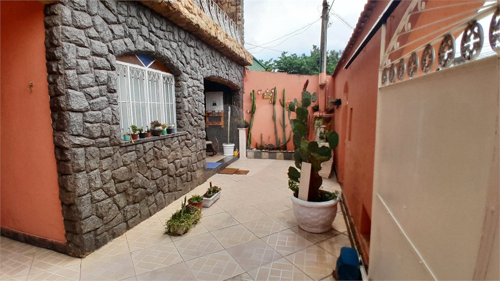 Casa à venda com 5 quartos, sendo 2 suítes, em Campo Grande, Rio de Janeiro, RJ