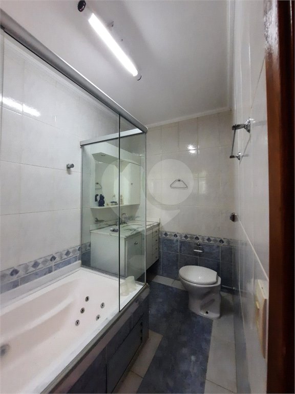 Sobrado à venda com 4 quartos, sendo 3 suítes, em Região Central, Caieiras, SP