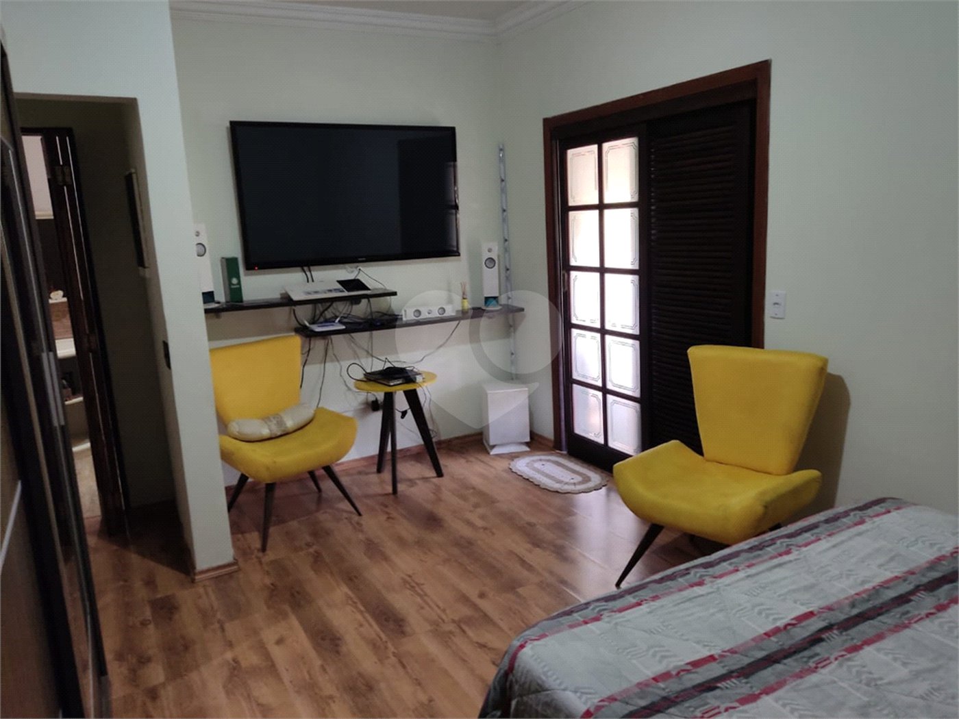 Casa à venda com 3 quartos, sendo 2 suítes, no condomínio Residencial Jardim Lago da Cantareira, Mairiporã - SP