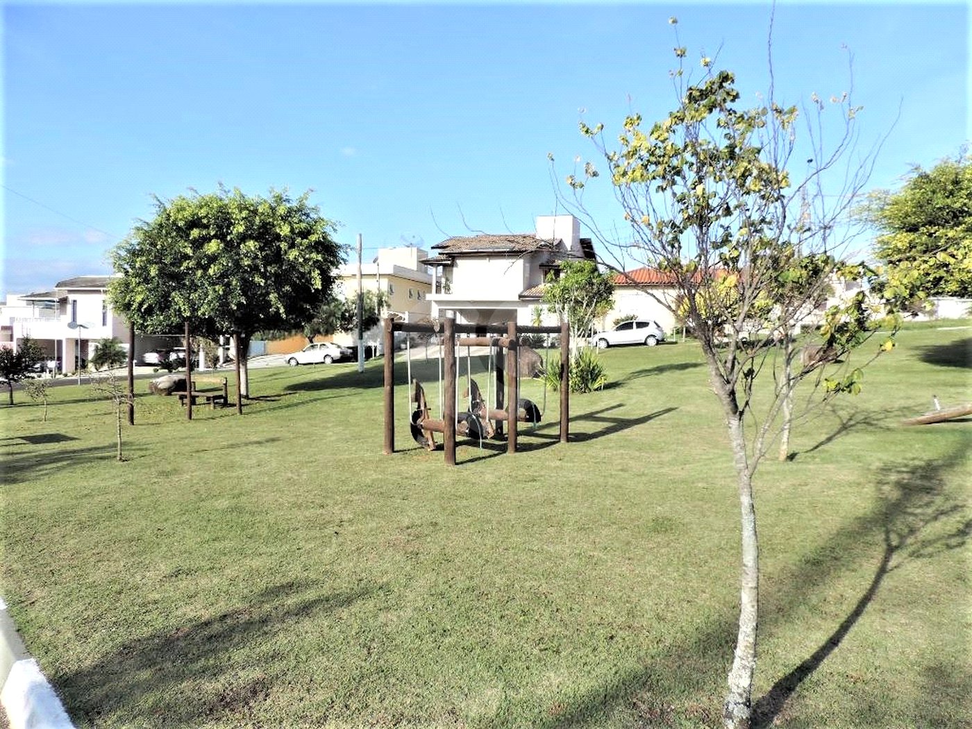 Terreno à venda com 1 suíte no condomínio Terras de São Francisco, Vinhedo - SP