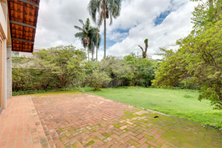 Sobrado à venda ou para alugar com 5 quartos, sendo 2 suítes, em Jardim Cordeiro, São Paulo, SP