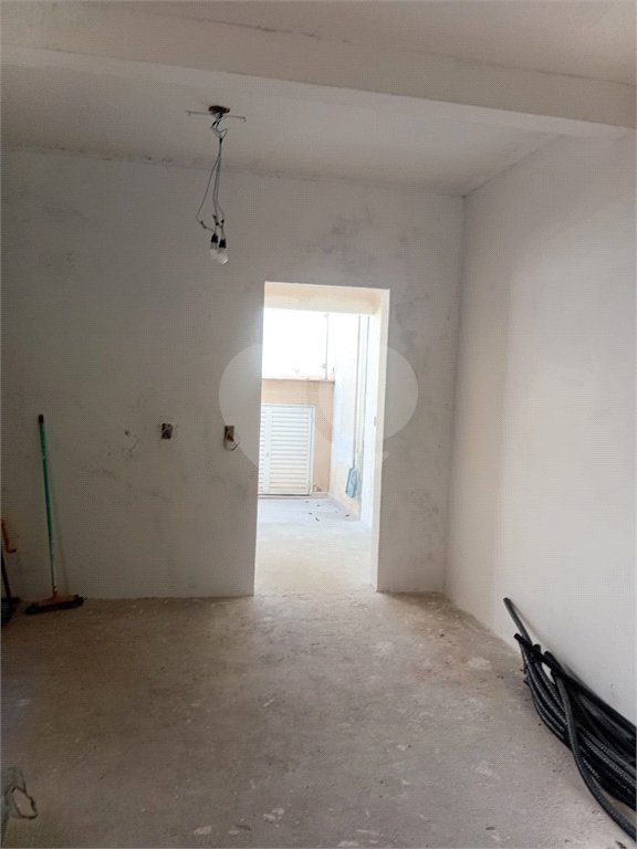 Casa à venda com 3 suítes no condomínio Residencial Jd. Floresta, São Paulo - SP