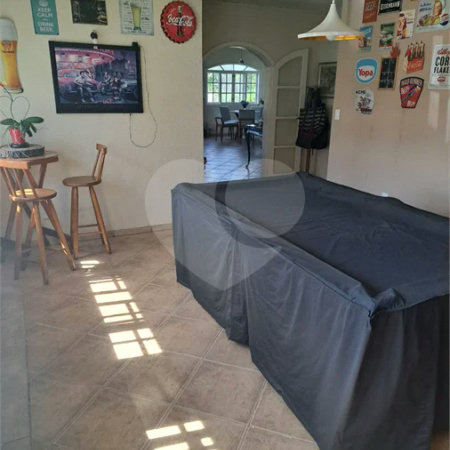 Casa Ampla com 5 Dormitórios, Piscina e Lazer Completo em Terreno de 1.260 m²