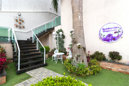 Casa à venda com 3 quartos, sendo 1 suíte, no condomínio Orquideas, São Paulo - SP