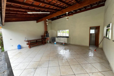 Casa à venda com 4 quartos, sendo 2 suítes, no condomínio Zuleika Jabour, Salto - SP