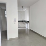 Casa à venda com 2 quartos, sendo 1 suíte, no condomínio Residencial Sanches, São Paulo - SP