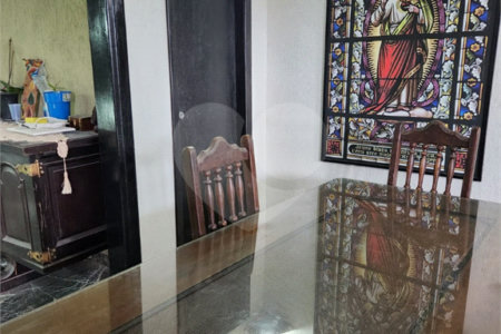 Sobrado à venda ou para alugar com 3 quartos, sendo 13 suítes, em Jardim São Paulo(zona Norte), São Paulo, SP