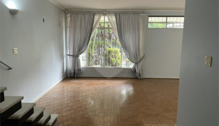 Sobrado à venda com 3 quartos, sendo 1 suíte,  em Santana, São Paulo, SP