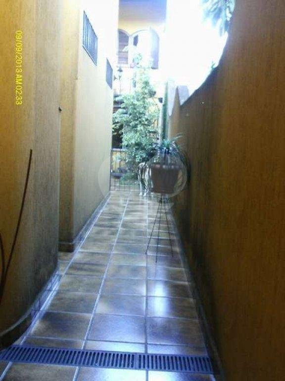 Sobrado à venda com 4 quartos, sendo 2 suítes, em Jardim Peri Peri, São Paulo, SP