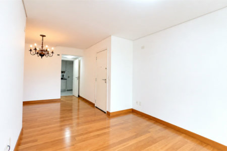 Apartamento à venda com 3 quartos, sendo 1 suíte,  em Jardim das Acácias, São Paulo, SP