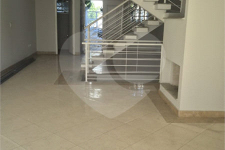 Sobrado à venda com 4 quartos, sendo 2 suítes, em Jardim Virginia Bianca, São Paulo, SP