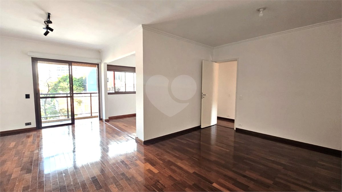 Apartamento para alugar com 3 quartos, sendo 1 suíte, em Alto da Boa Vista, São Paulo, SP