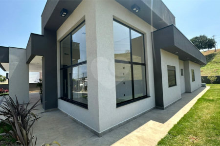 Casa à venda com 4 quartos, sendo 3 suítes, em Condomínio Terras de Santa Cruz, Bragança Paulista, SP