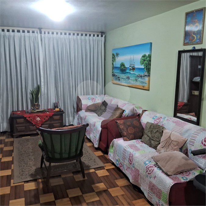 Casa à venda com 3 quartos, sendo 1 suíte,  em Jardim Campo Limpo, São Paulo, SP