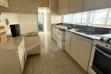 Apartamento à venda com 3 quartos, sendo 1 suíte, em Santa Cecília, São Paulo, SP