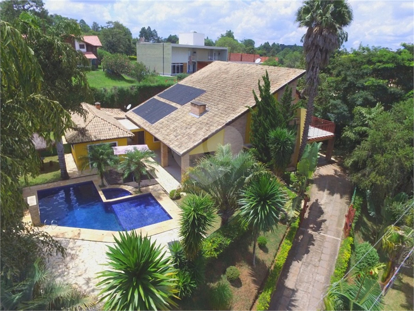 Casa à venda com 5 suítes em Canguera, São Roque, SP