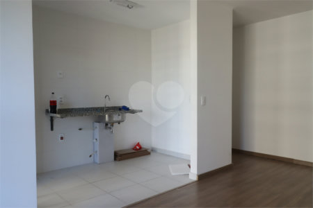 Apartamento à venda com 3 quartos, sendo 1 suíte, em Vila Anastácio, São Paulo, SP