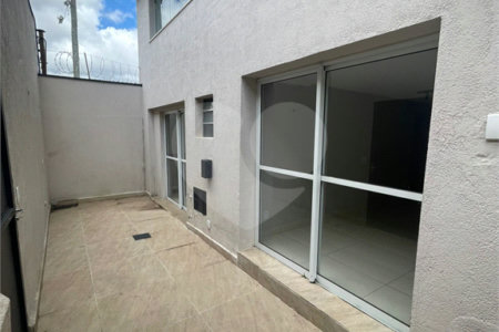 Sobrado à venda com 3 quartos, sendo 2 suítes,  em Vila Oliveira, Mogi das Cruzes, SP