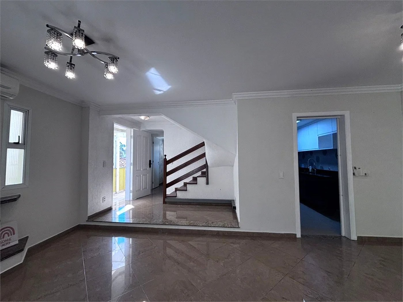 Casa à venda com 3 quartos, sendo 1 suíte,  no condomínio Villagio da Granja, Cotia - SP