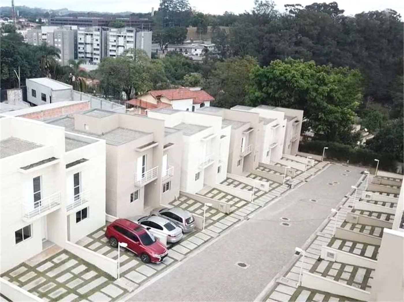 Casa à venda com 3 quartos, sendo 1 suíte, no condomínio Villaggio Viana, Cotia - SP