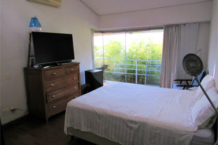Casa à venda com 3 quartos, sendo 1 suíte, em Guarapiranga, São Paulo, SP